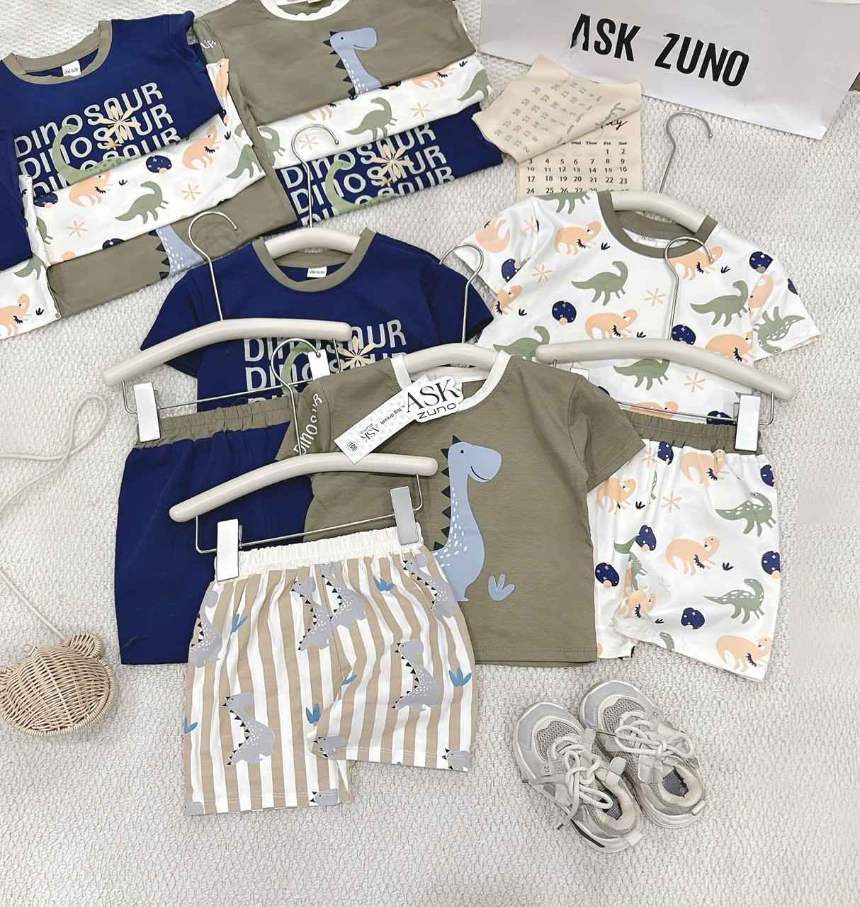 T212 - SET 3 BỘ ĐÙI BÉ TRAI KHỦNG LONG than rêu be