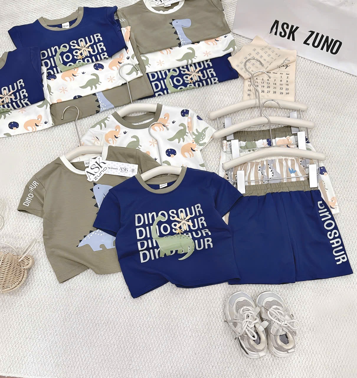 T212 - SET 3 BỘ ĐÙI BÉ TRAI KHỦNG LONG than rêu be