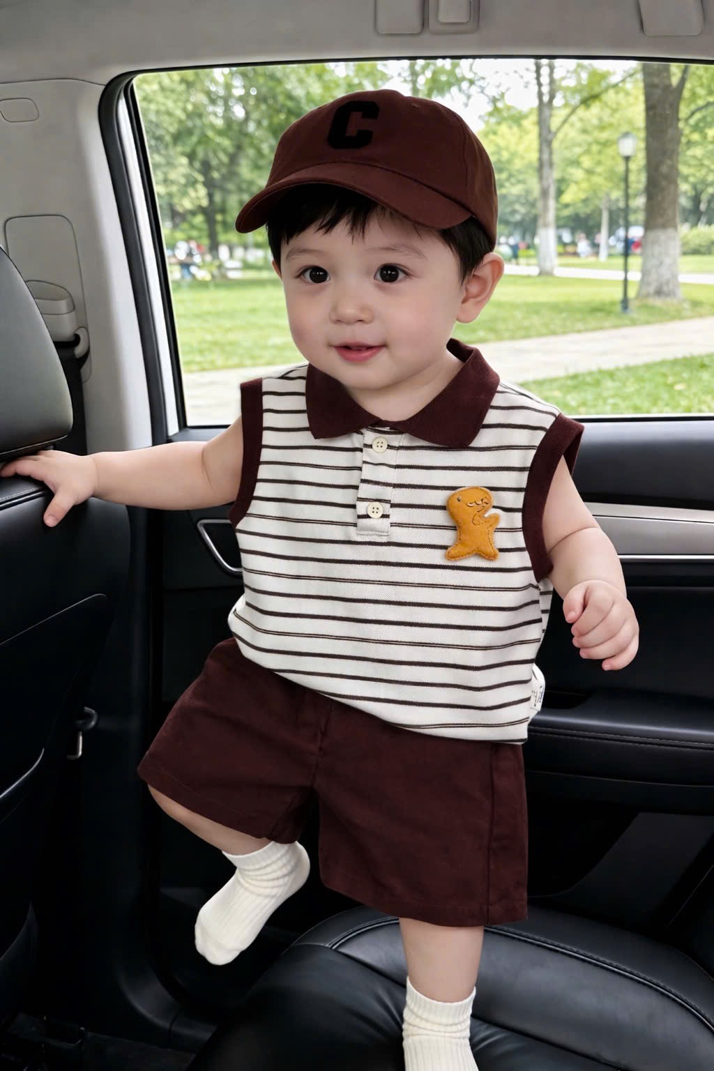 T222 - BỘ ĐÙI BÉ TRAI ÁO POLO SÁT NÁCH QUẦN NÂU KÈM MŨ
