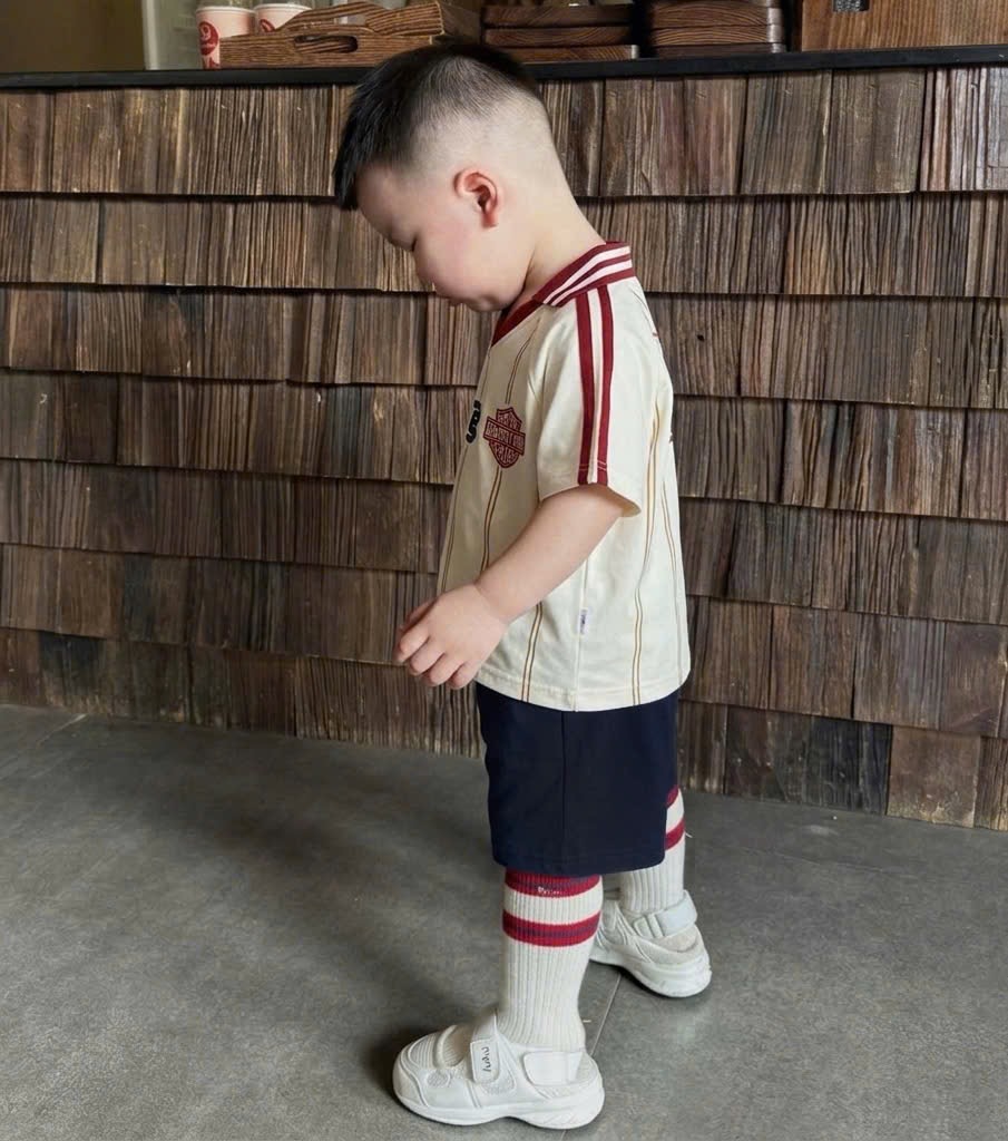 T247 - BỘ ĐÙI BÉ TRAI POLO CỔ V SỌC Maibao QUẦN ĐEN