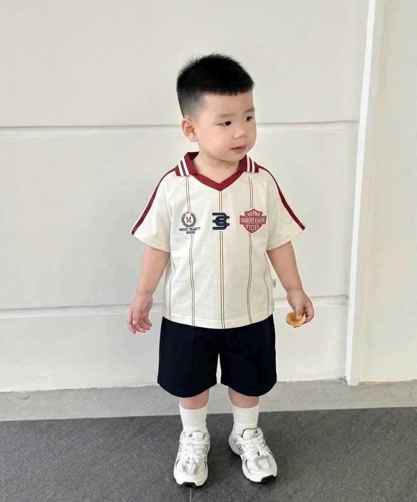 T247 - BỘ ĐÙI BÉ TRAI POLO CỔ V SỌC Maibao QUẦN ĐEN