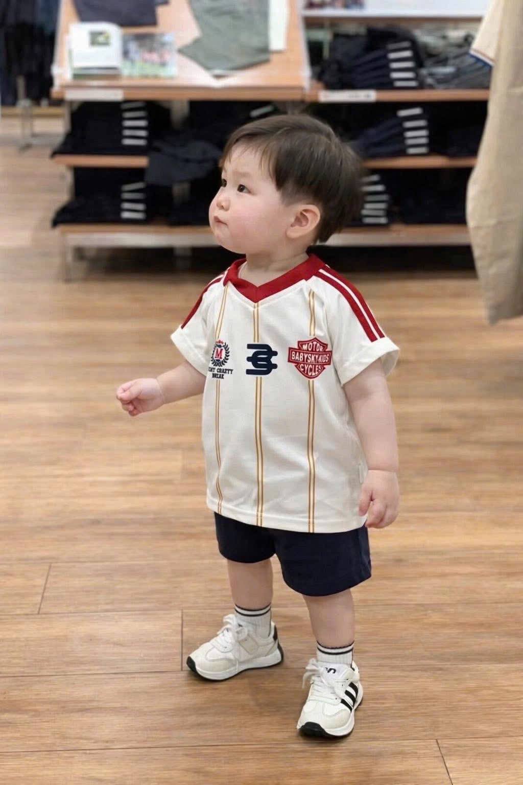 T247 - BỘ ĐÙI BÉ TRAI POLO CỔ V SỌC Maibao QUẦN ĐEN