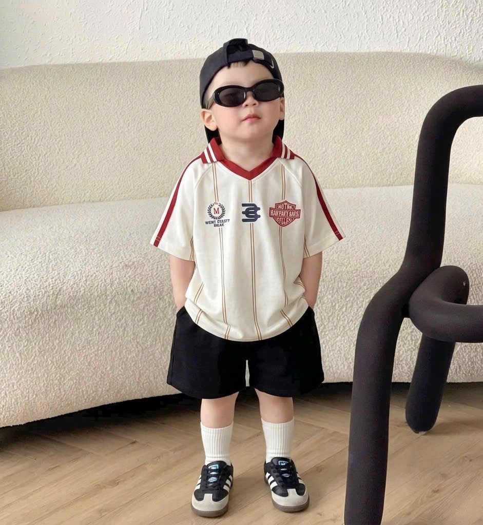 T247 - BỘ ĐÙI BÉ TRAI POLO CỔ V SỌC Maibao QUẦN ĐEN