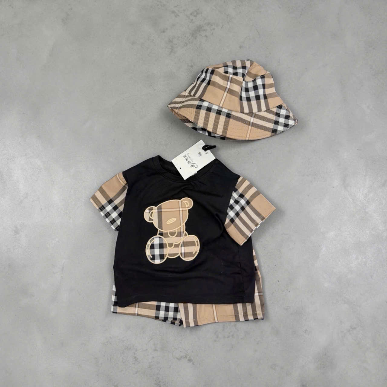T266 - BỘ ĐÙI BÉ TRAI ÁO ĐEN GẤU PHỐI BBR KÈM MŨ VÀNH