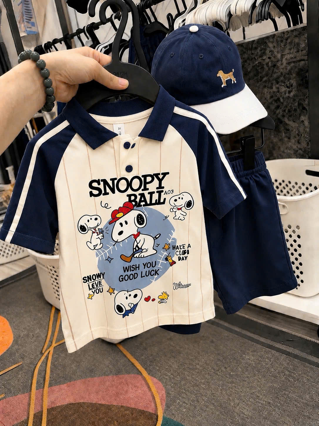 T290 - BỘ ĐÙI BÉ TRAI ÁO POLO PHỐI TAY SNOOPY KÈM MŨ