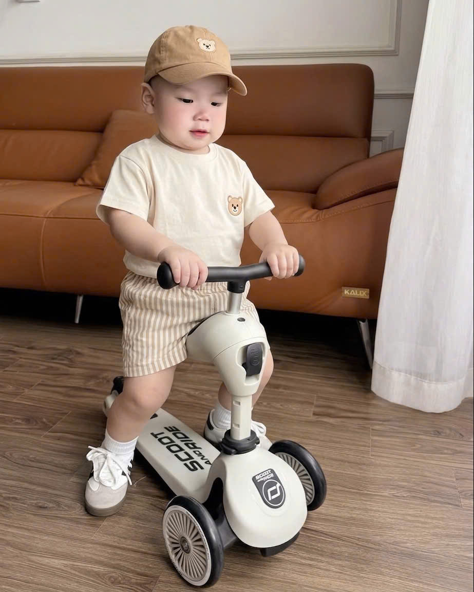 T372 - BỘ ĐÙI BÉ TRAI ÁO BE THÊU GẤU NÂU QUẦN SỌC KÈM MŨ
