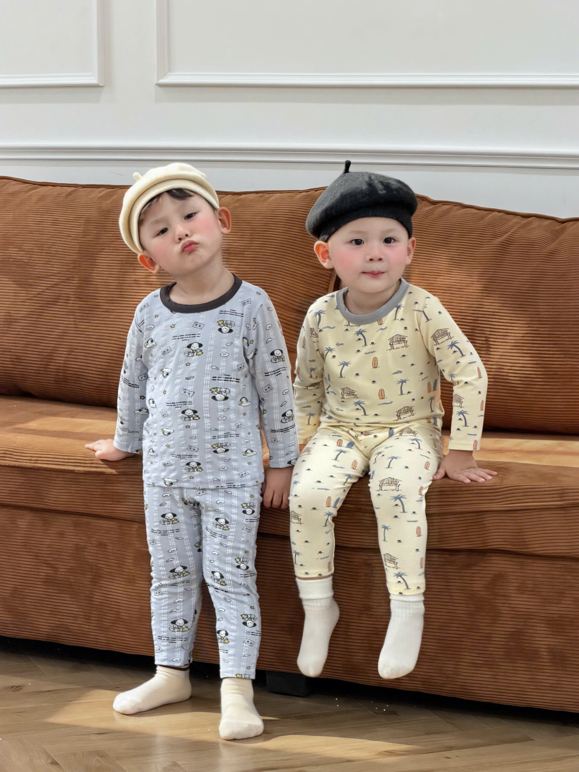 T442 - SET 2 BỘ BÉ TRAI DÀI TAY ZIP HOẠT HÌNH CHÓ