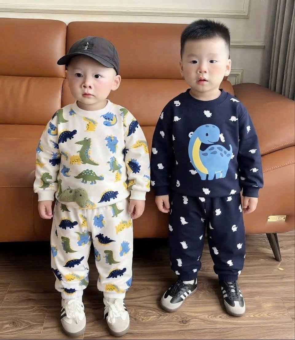 T446 - SET 2 BỘ BÉ TRAI DÀI TAY KHỦNG LONG BO CỔ than trắng