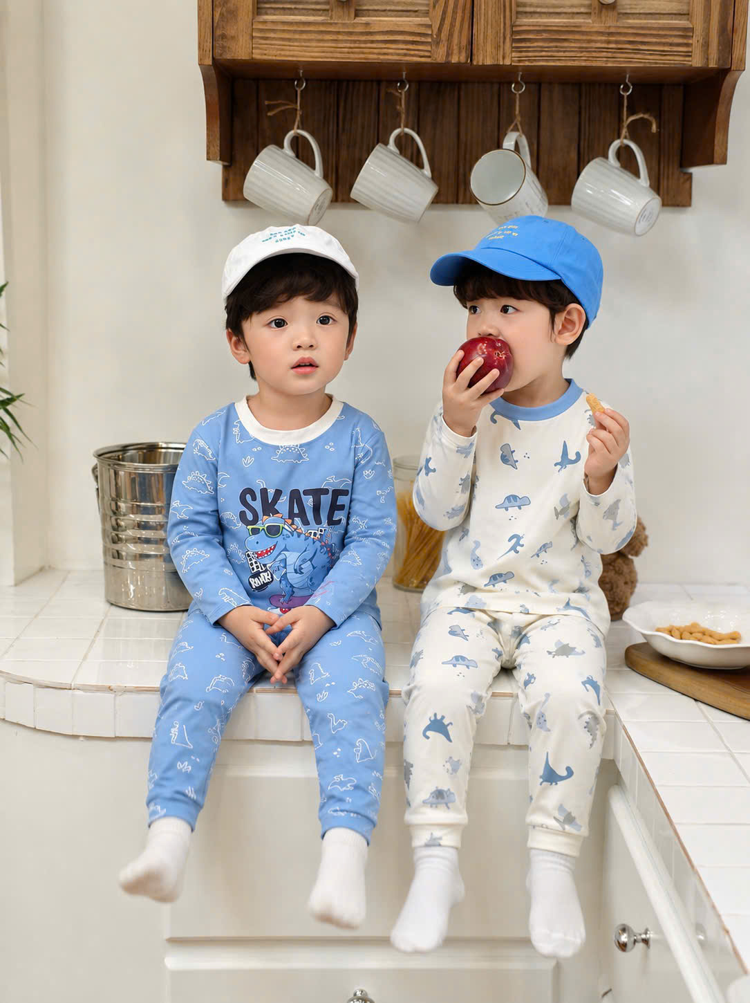 T447 - SET 2 BỘ BÉ TRAI DÀI TAY KHỦNG LONG SKATE xanh be