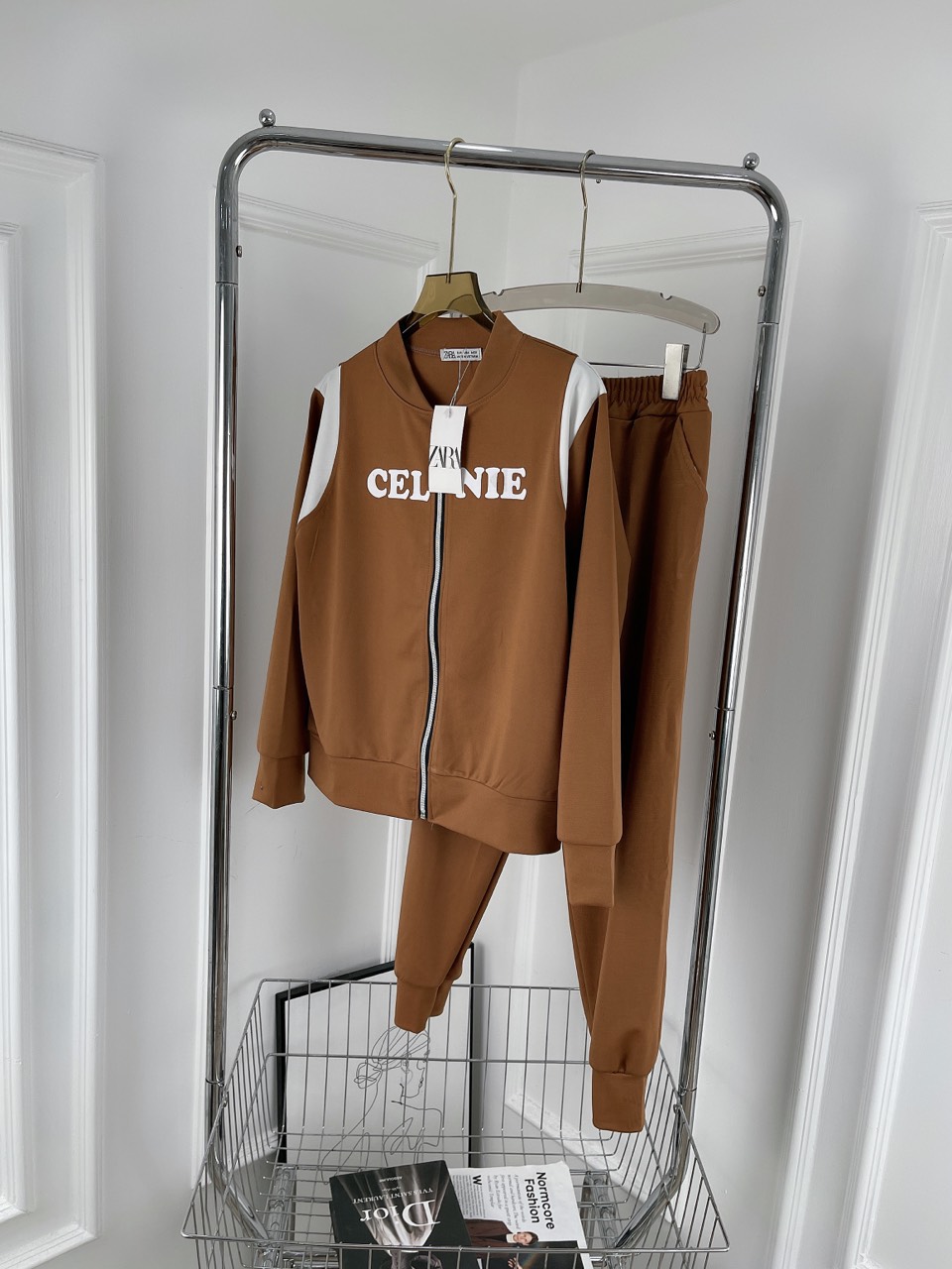 S881 - BỘ UMI BOMBER KHOÁ CELINE VAI TRẮNG