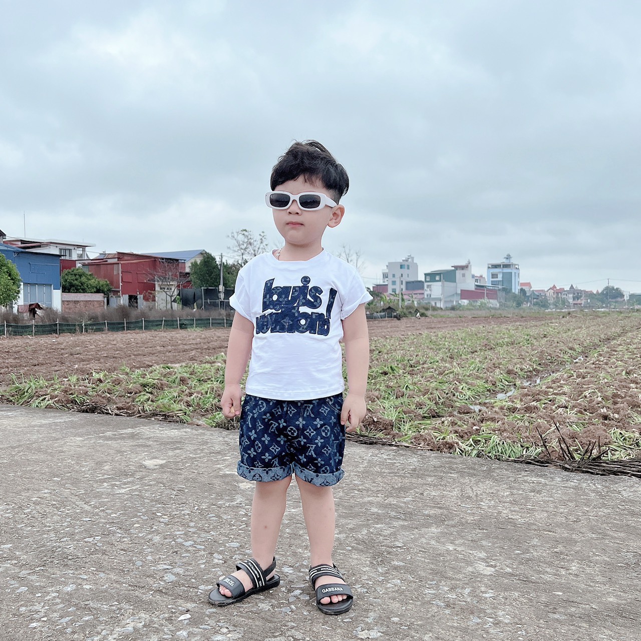 T653 - BỘ ĐÙI BÉ ÁO COTTON THÊU LV QUẦN BÒ
