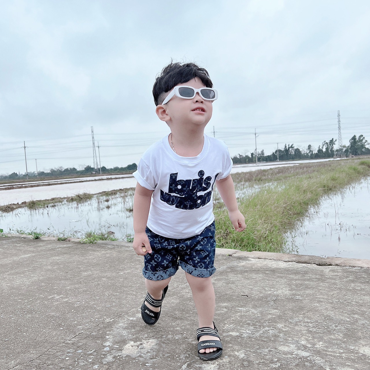 T653 - BỘ ĐÙI BÉ ÁO COTTON THÊU LV QUẦN BÒ