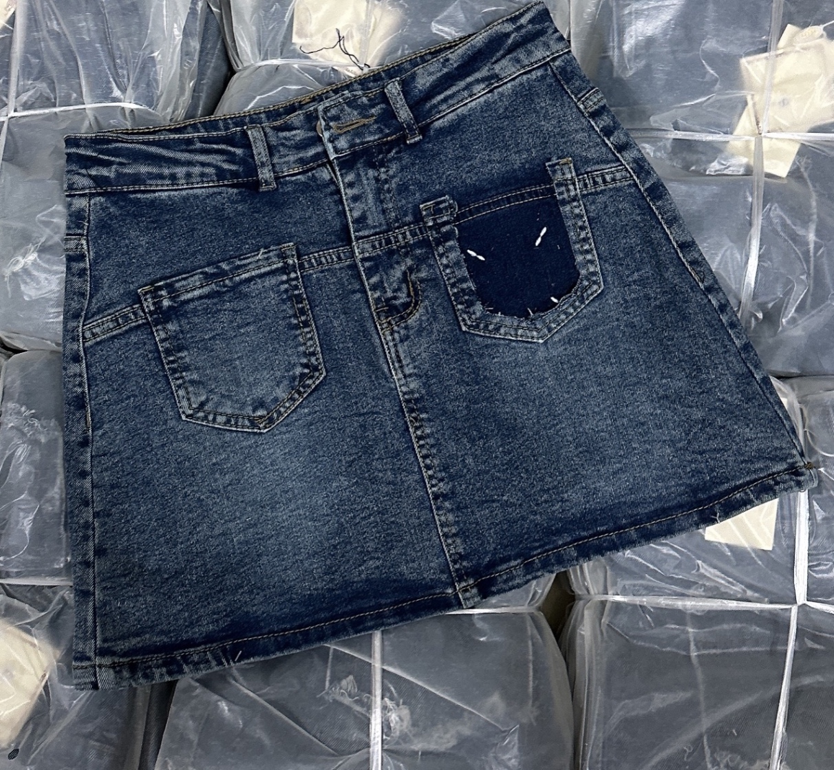 CV115 - CHÂN VÁY JEANS XANH CHỮ A THÁO TÚI