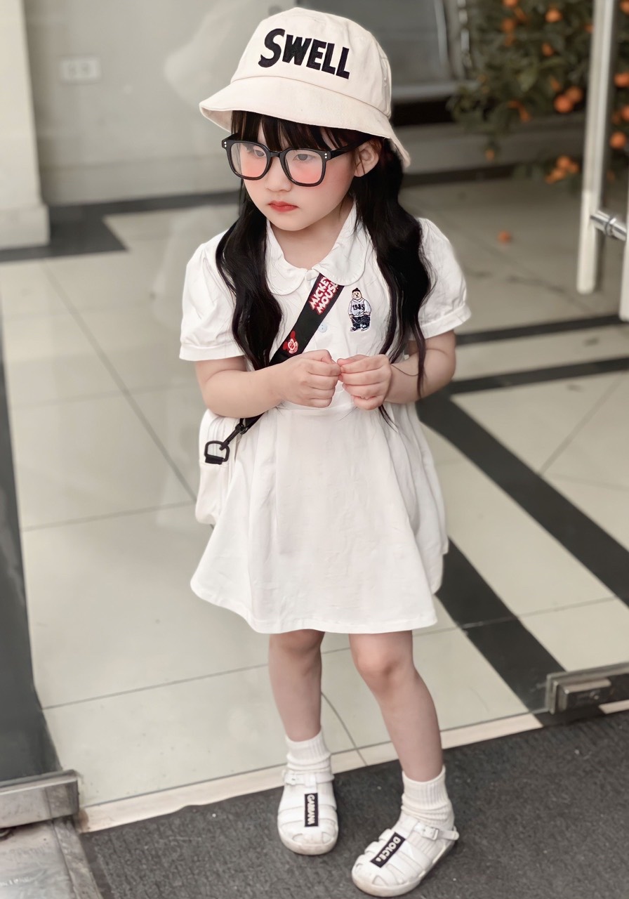 VB317 - SET 2 VÁY BÉ GÁI CỔ SEN TRẮNG HỒNG THÊU GẤU