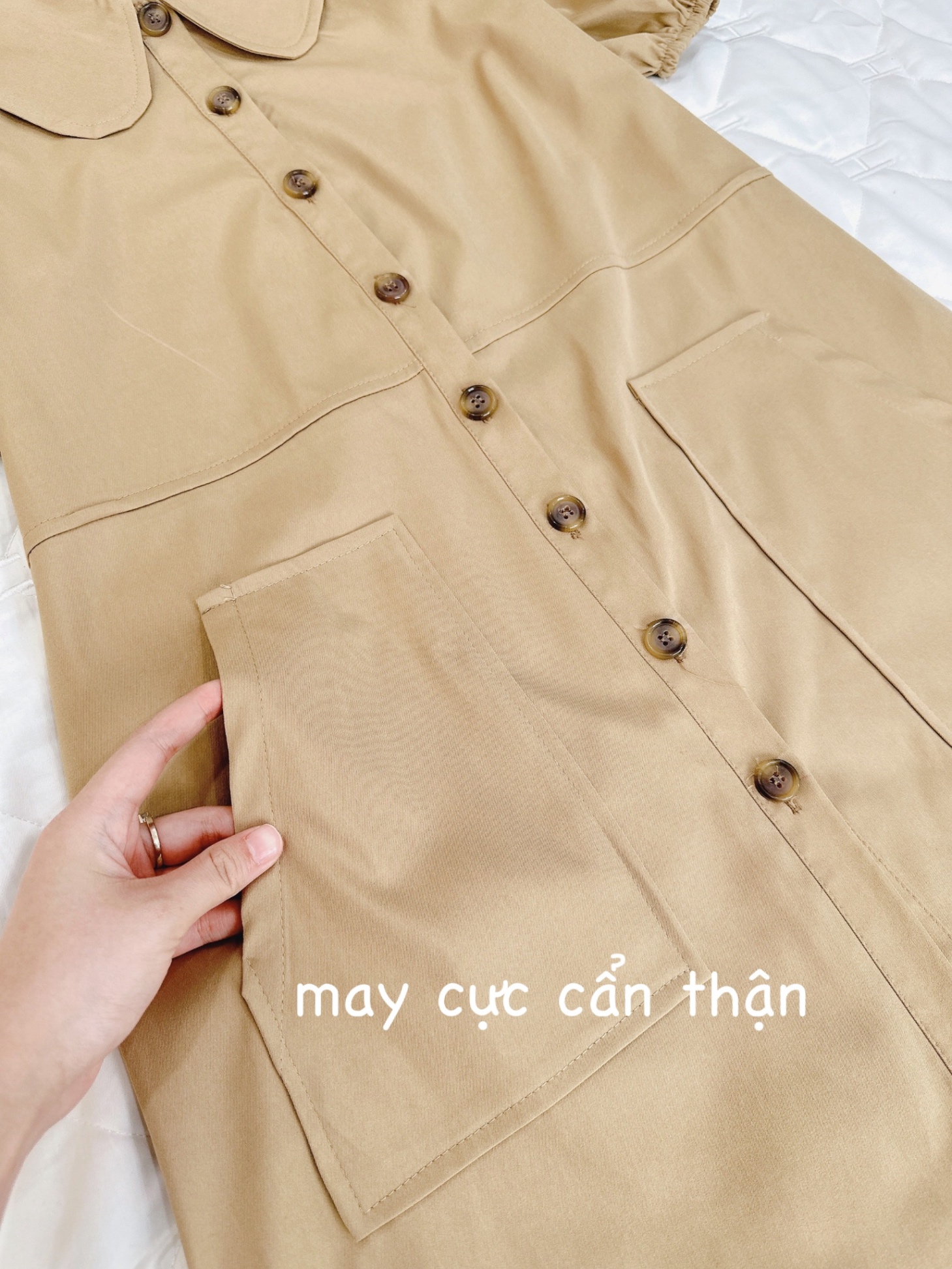 V51 - VÁY SUÔNG KAKI NÂU BE CỔ SEN CÚC SỪNG