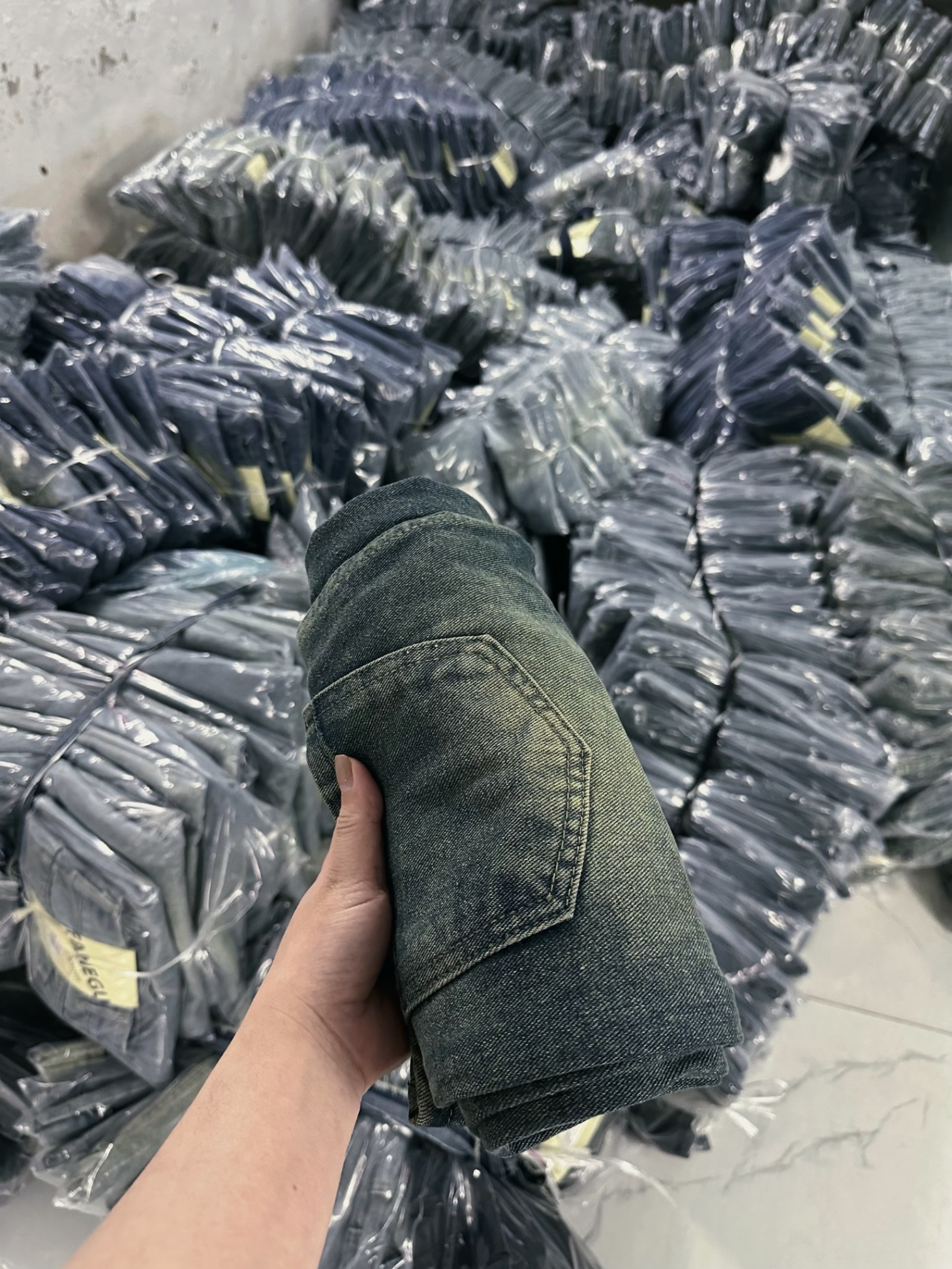 QNU454 - QUẦN JEANS SUÔNG MÀI 2 TÚI TRƯỚC