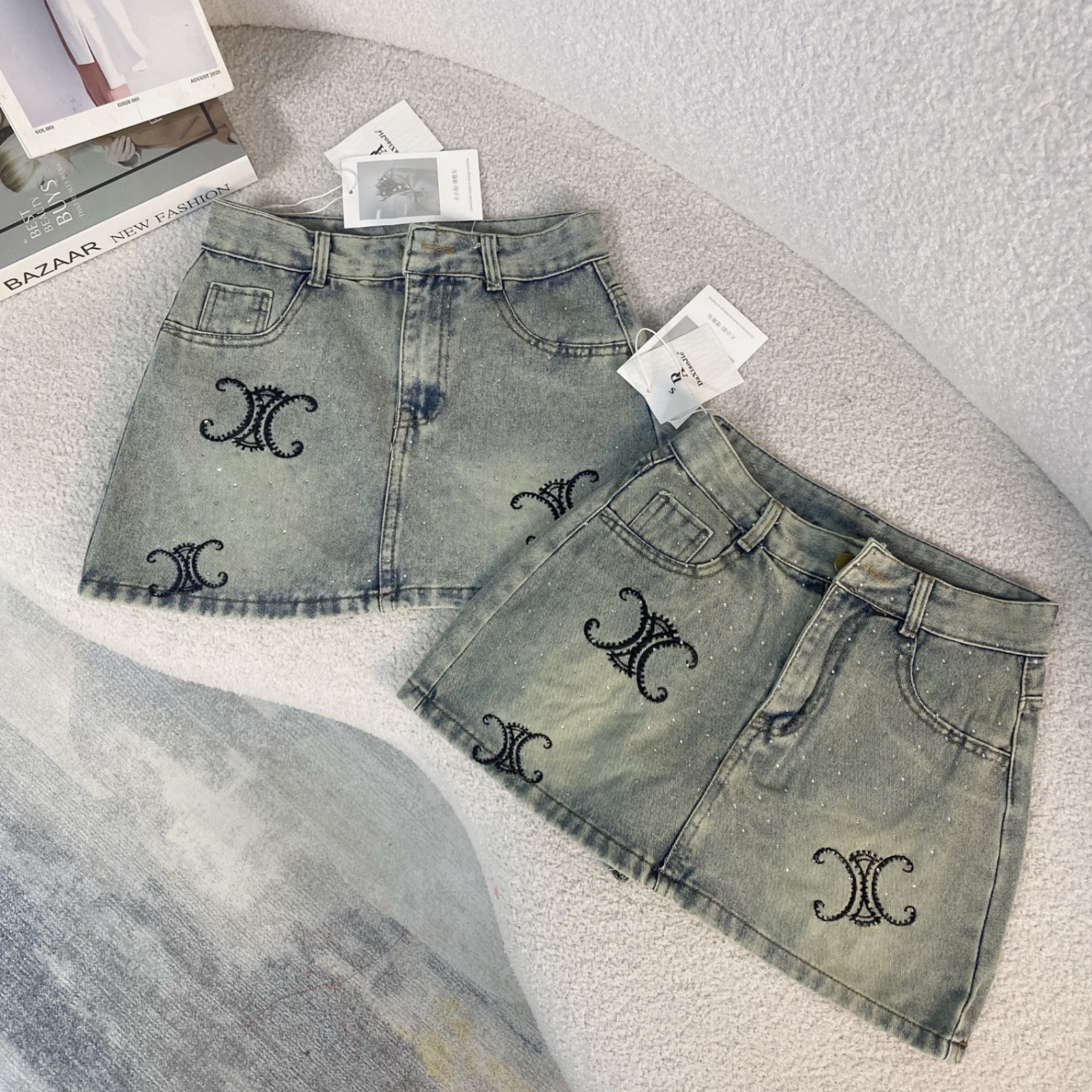 CV137 - CHÂN VÁY JEANS CHỮ A ĐÍNH ĐÁ CHANEL