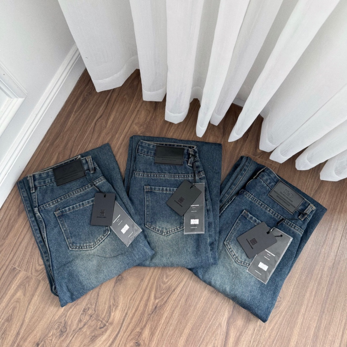 QNU466 - QUẦN JEANS SUÔNG MÁC DA ĐEN M7399