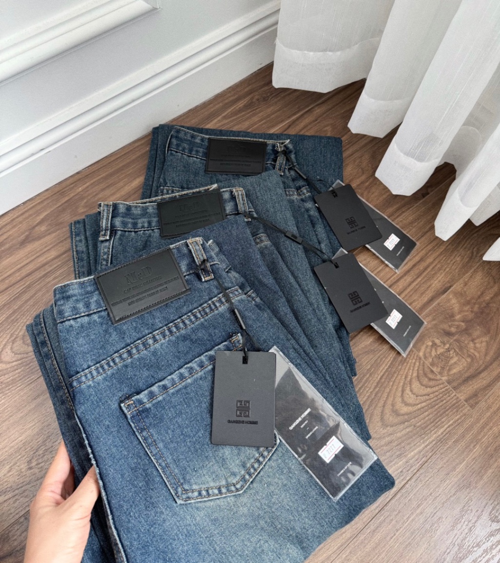 QNU466 - QUẦN JEANS SUÔNG MÁC DA ĐEN M7399