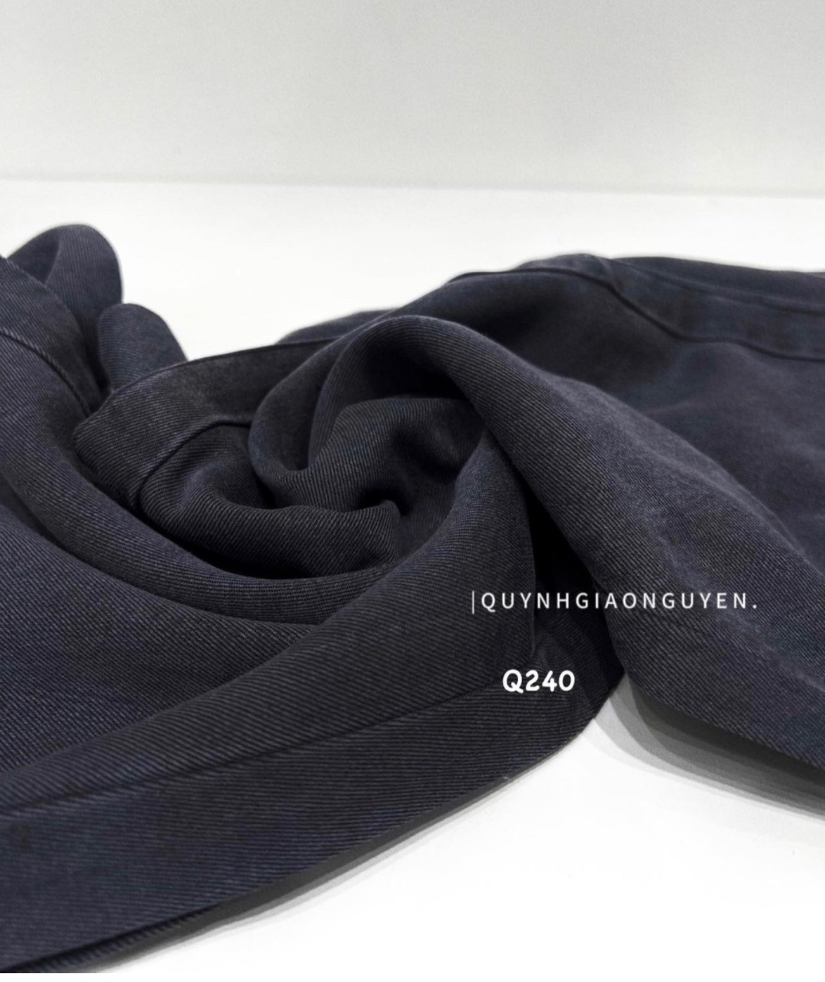 QNU480 - QUẦN JEANS SUÔNG XÁM KHÓI