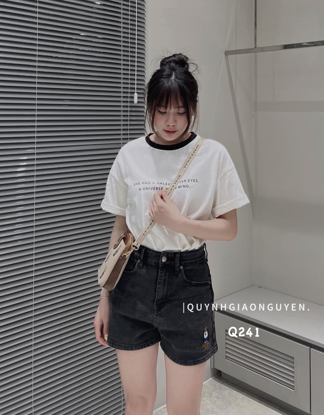 QNU482 - QUẦN SOOC JEANS XÁM KHÓI THÊU GẤU W