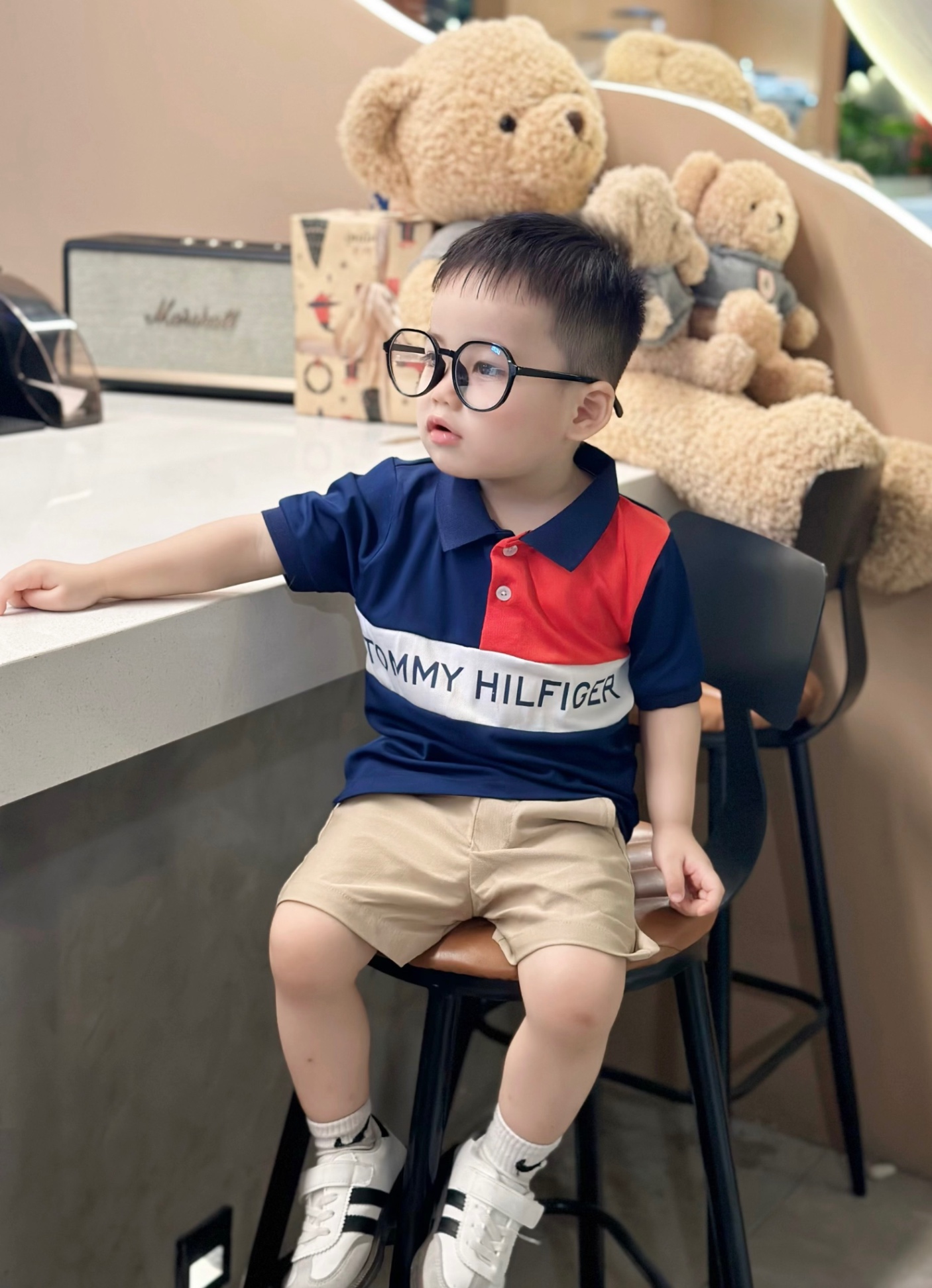 T106 - BỘ BÉ TRAI ÁO POLO THAN TOMMY QUẦN KAKI BE