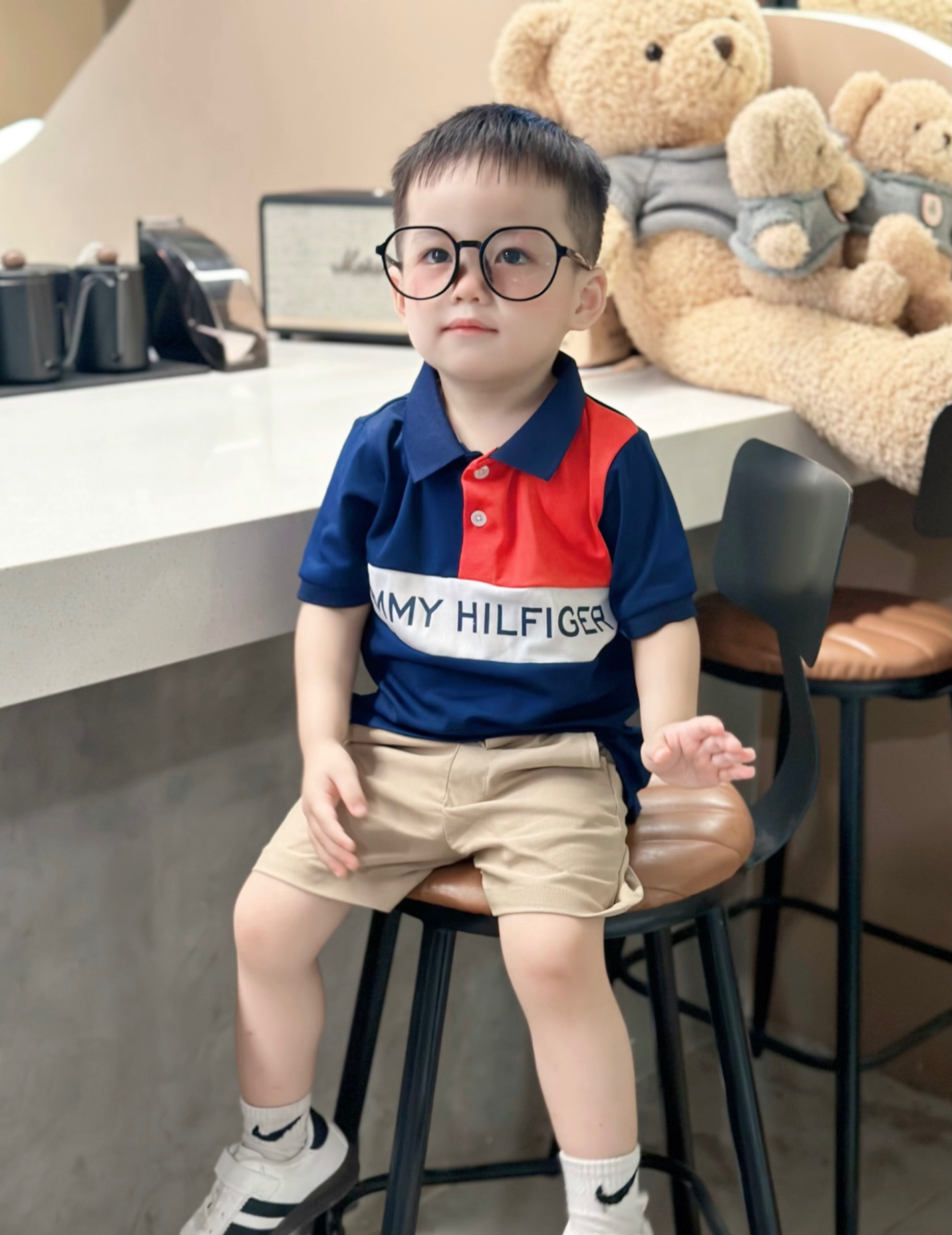 T106 - BỘ BÉ TRAI ÁO POLO THAN TOMMY QUẦN KAKI BE
