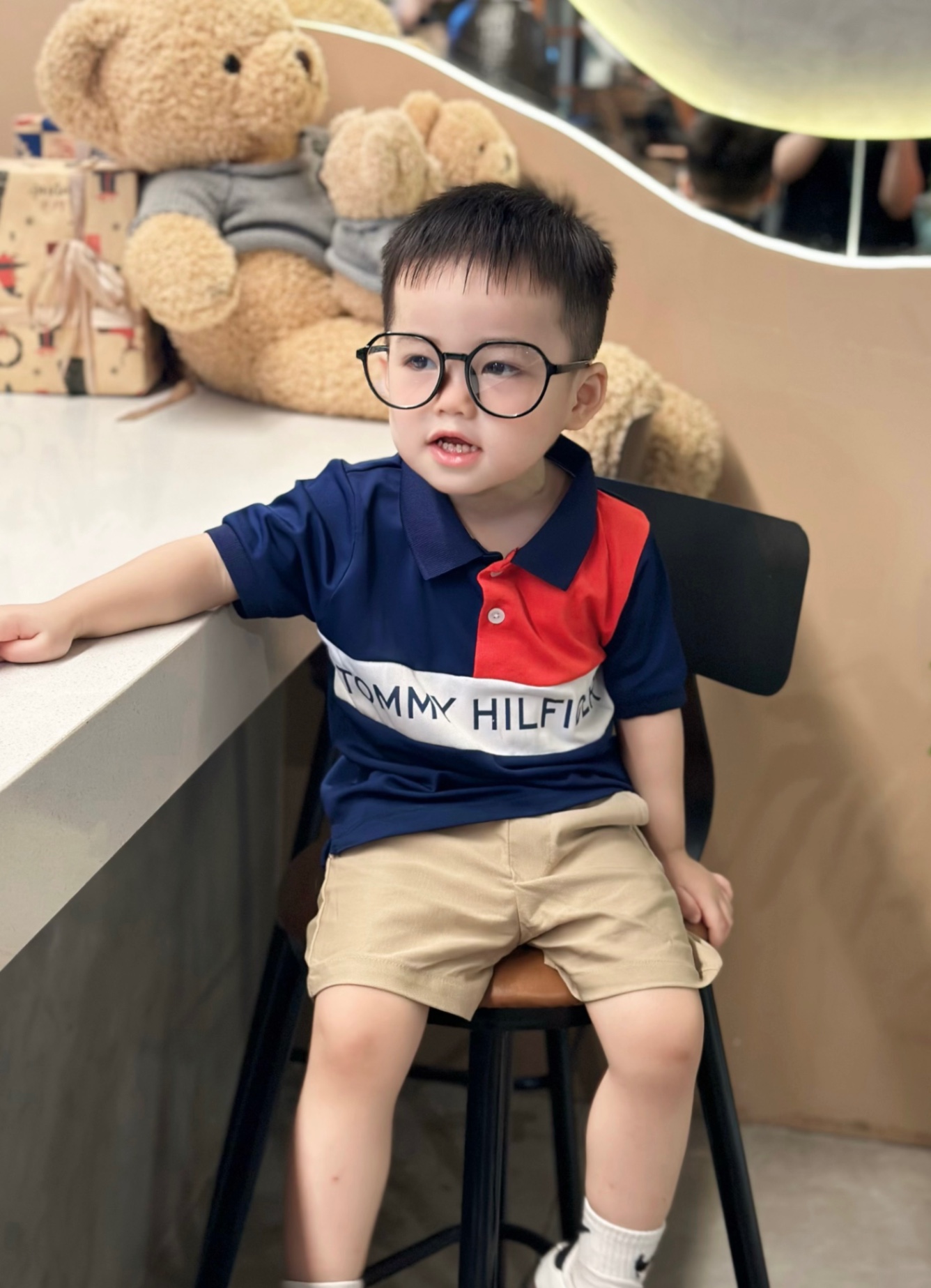 T106 - BỘ BÉ TRAI ÁO POLO THAN TOMMY QUẦN KAKI BE