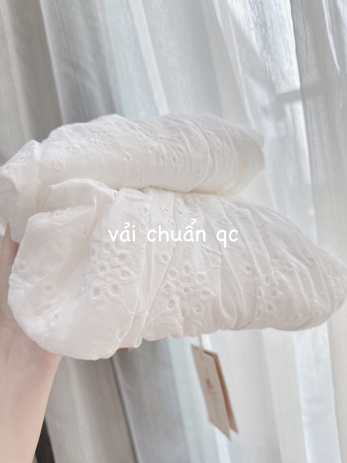 V371 - VÁY MAXI TRẮNG 2S CÚP NGỰC THÊU HOA