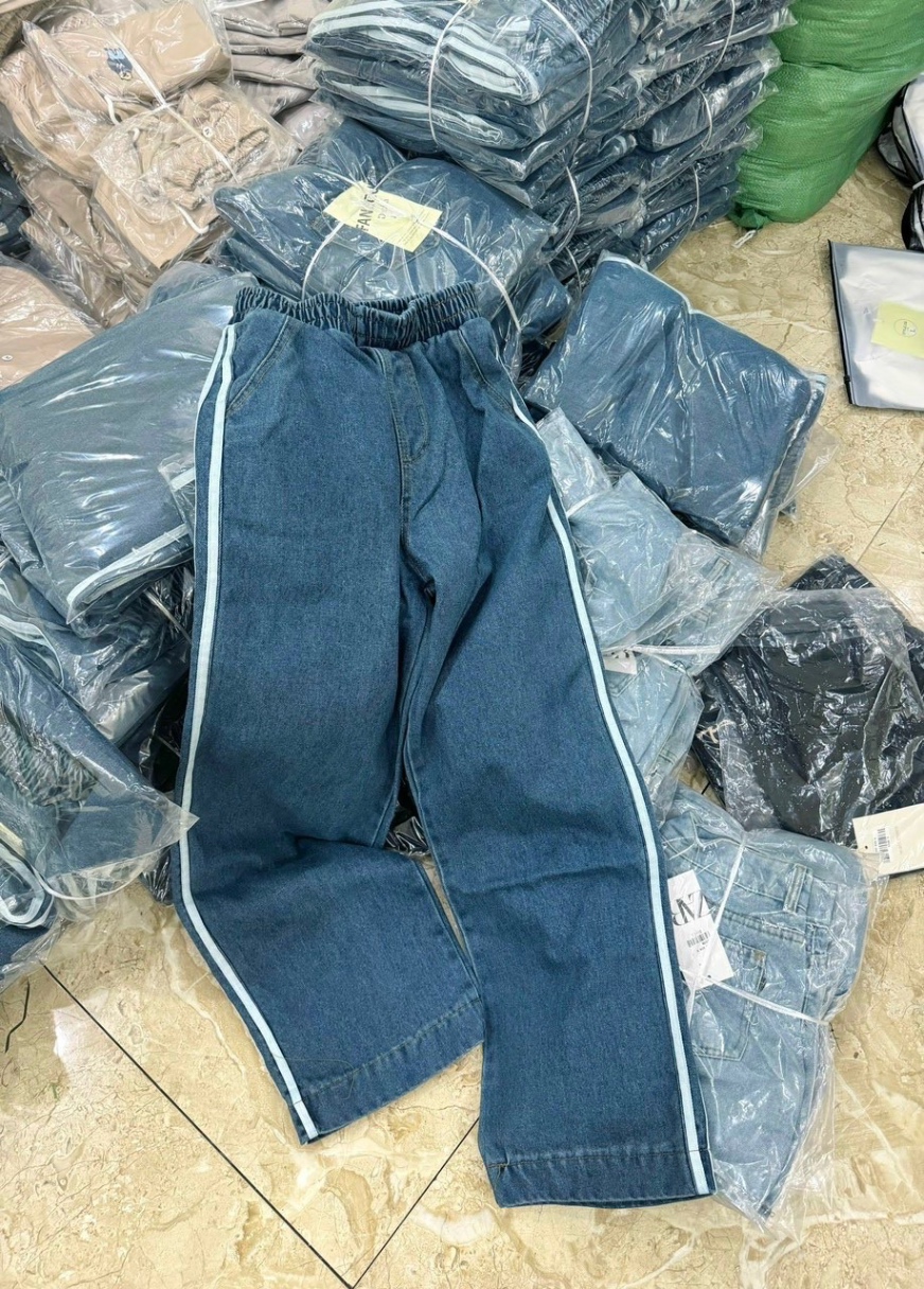 QNU488 - QUẦN JEANS NỮ SUÔNG CẠP CHUN XANH SỌC TRẮNG