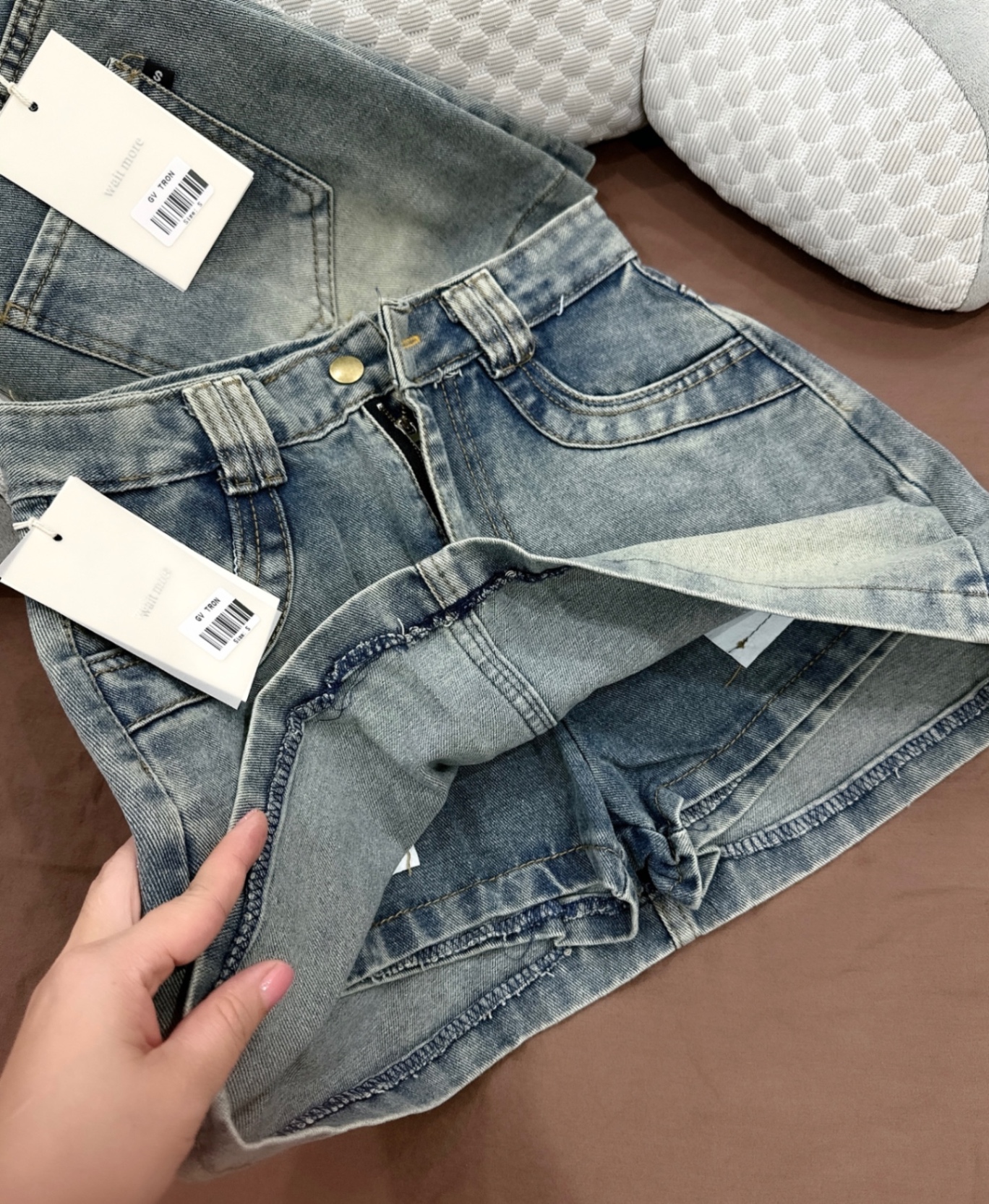 CV145 - CHÂN VÁY JEANS XANH CHỮ A 2 ĐIA