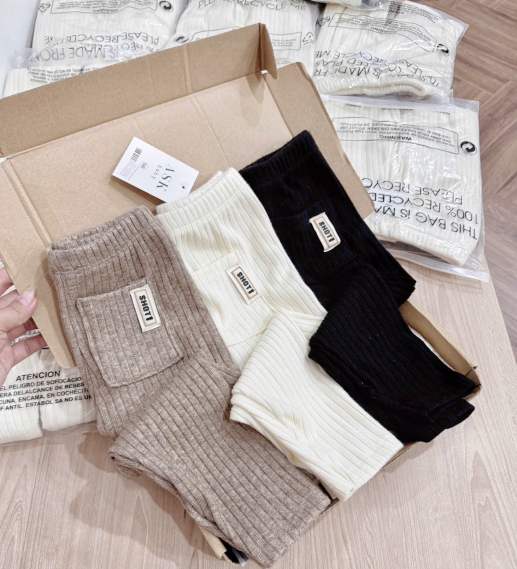 QB238 - SET 3 QUẦN LEGGING TĂM ĐŨA đen be nâu TÚI SAU