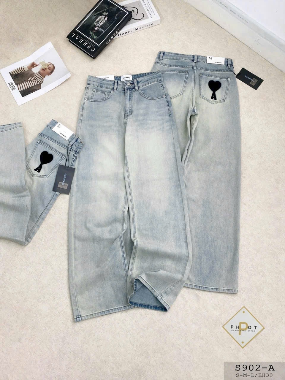 QNU507 - QUẦN JEANS SUÔNG XANH THÊU TIM A ĐEN