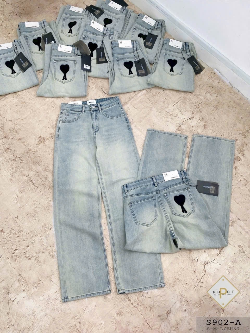 QNU507 - QUẦN JEANS SUÔNG XANH THÊU TIM A ĐEN