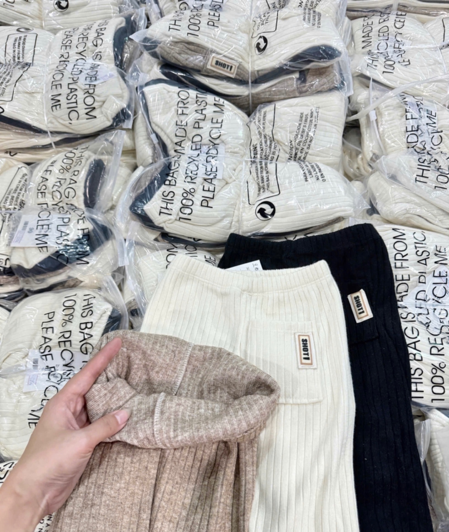 QB238 - SET 3 QUẦN LEGGING TĂM ĐŨA đen be nâu TÚI SAU