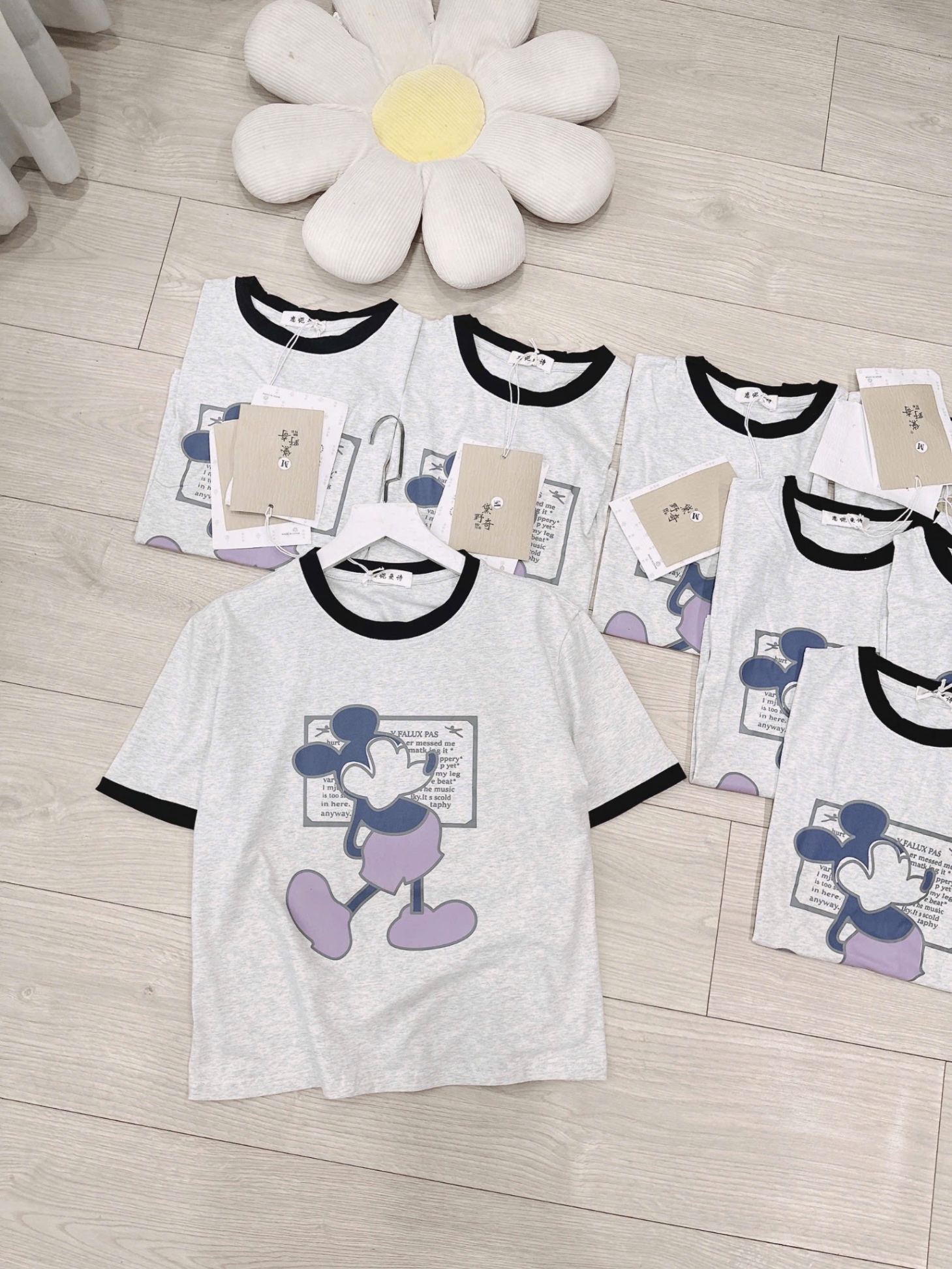 ANU016 - ÁO PHÔNG NỮ MICKEY GHI VIỀN ĐEN