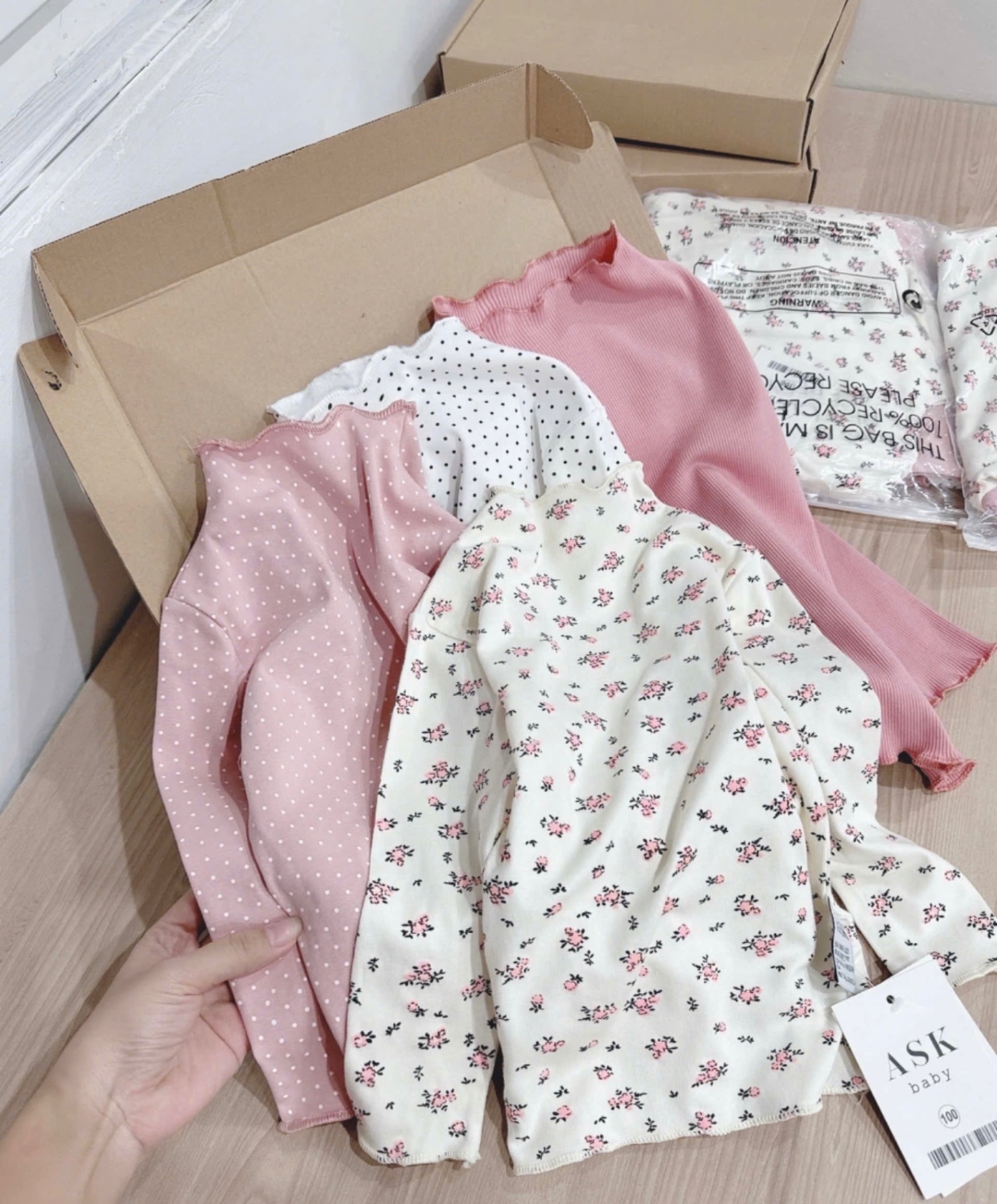 AB598 - SET 4 ÁO BÉ GÁI LEN TĂM VIỀN BÈO HOA