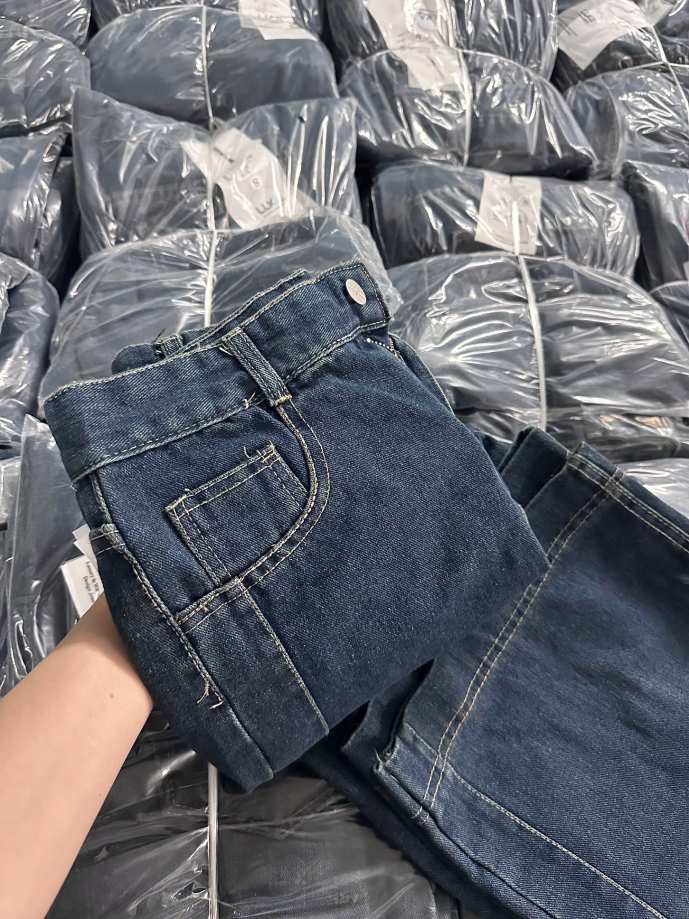 QNU523 - QUẦN JEANS SUÔNG XANH GÂN BÊN KÈM ĐAI