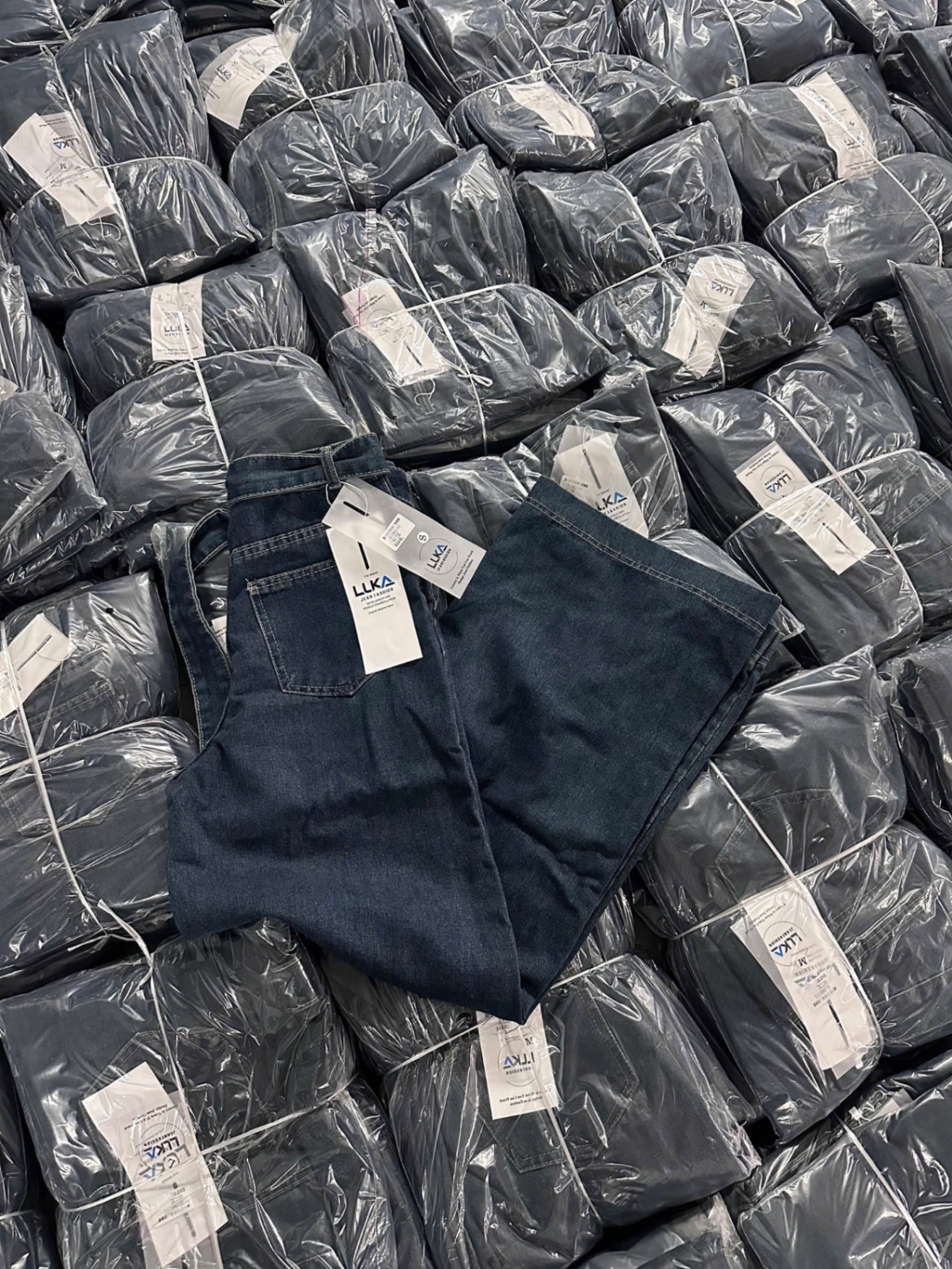 QNU523 - QUẦN JEANS SUÔNG XANH GÂN BÊN KÈM ĐAI