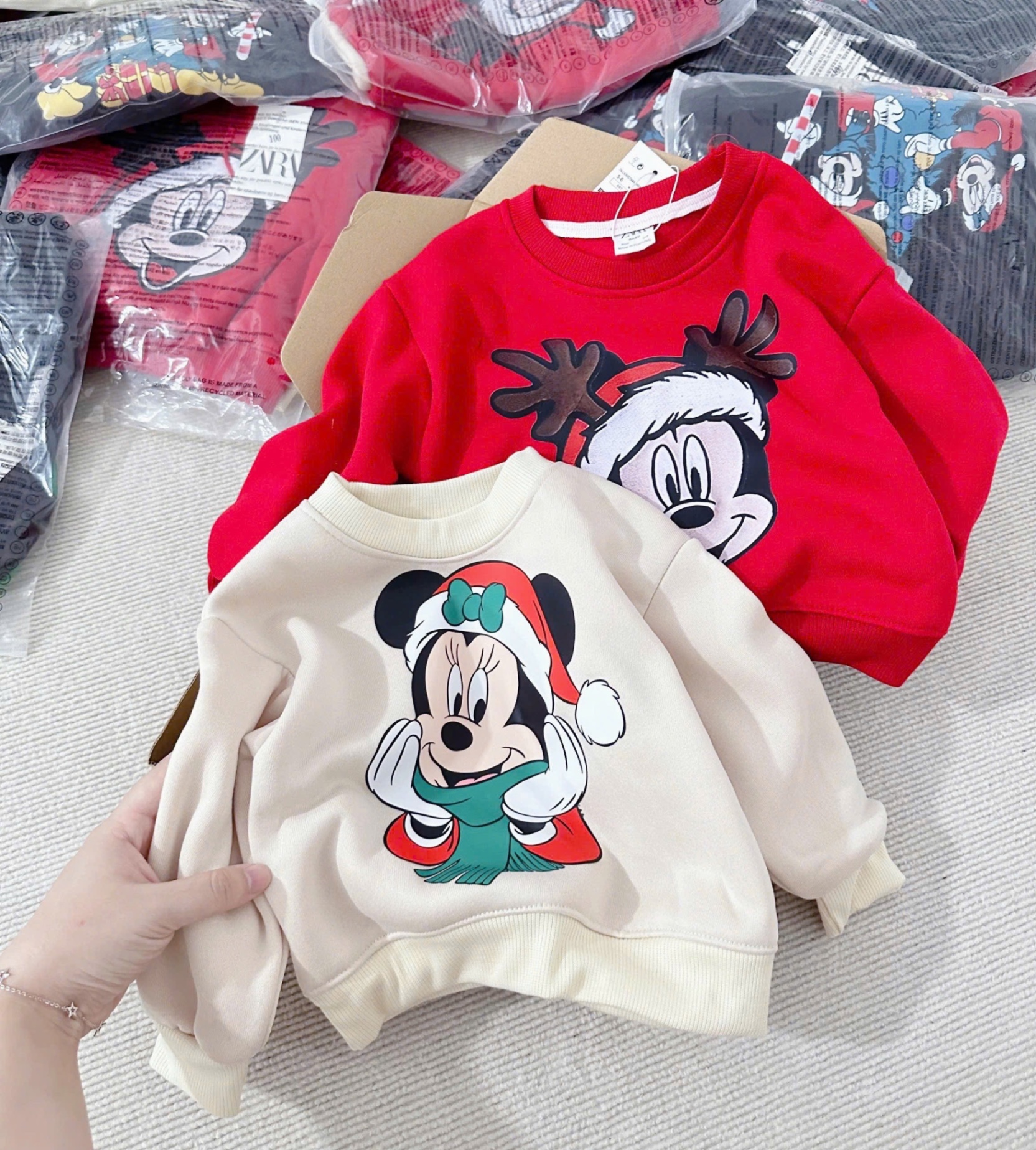 AB621 - SET 2 ÁO BÉ TRAI GÁI NỈ NOEL MICKEY