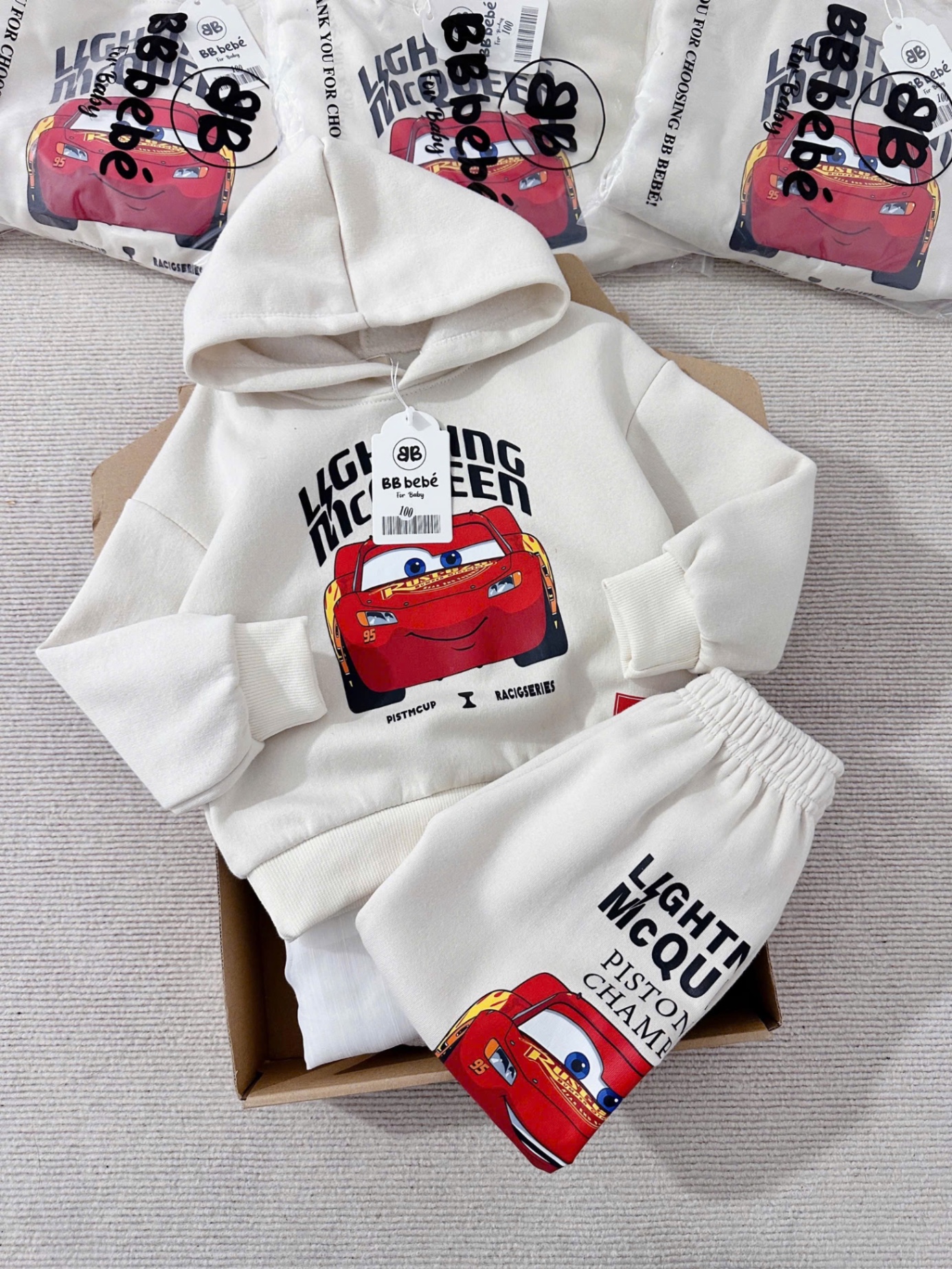 T331 - BỘ BÉ TRAI MŨ HOODIE MÀU BE OTO