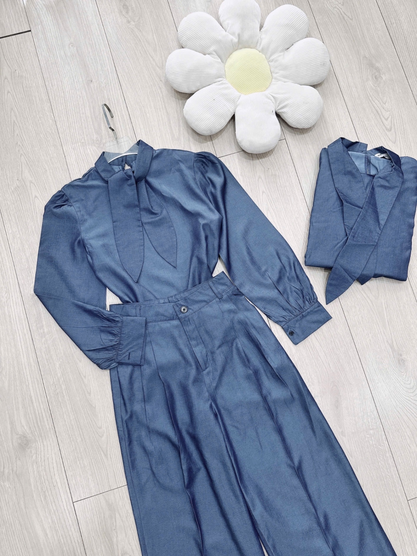 S757 - SET BÒ DENIM CỔ CAO NƠ VẠT QUẦN SUÔNG