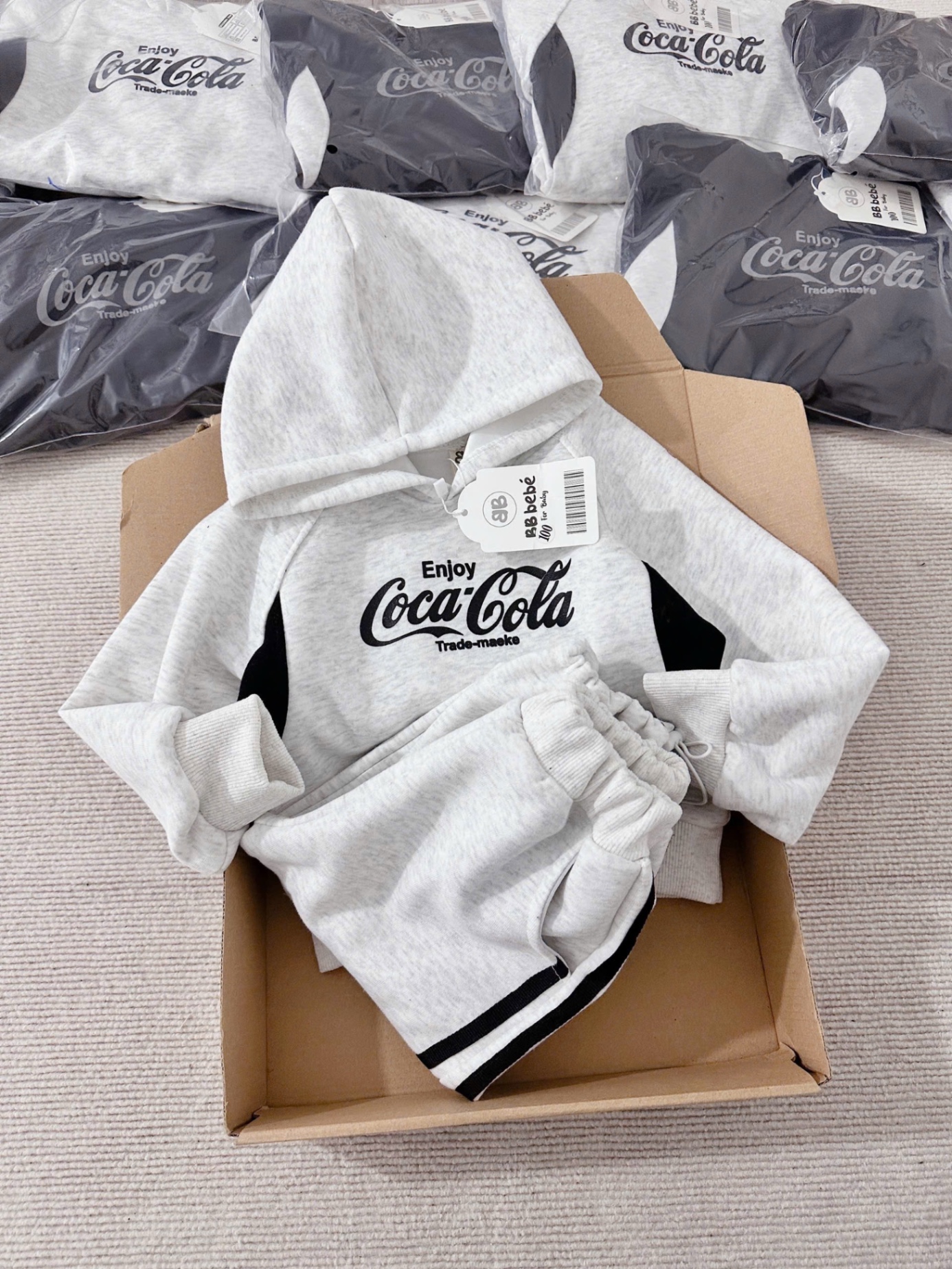 T334 - BỘ BÉ TRAI NỈ HOODIE MŨ CocaCola