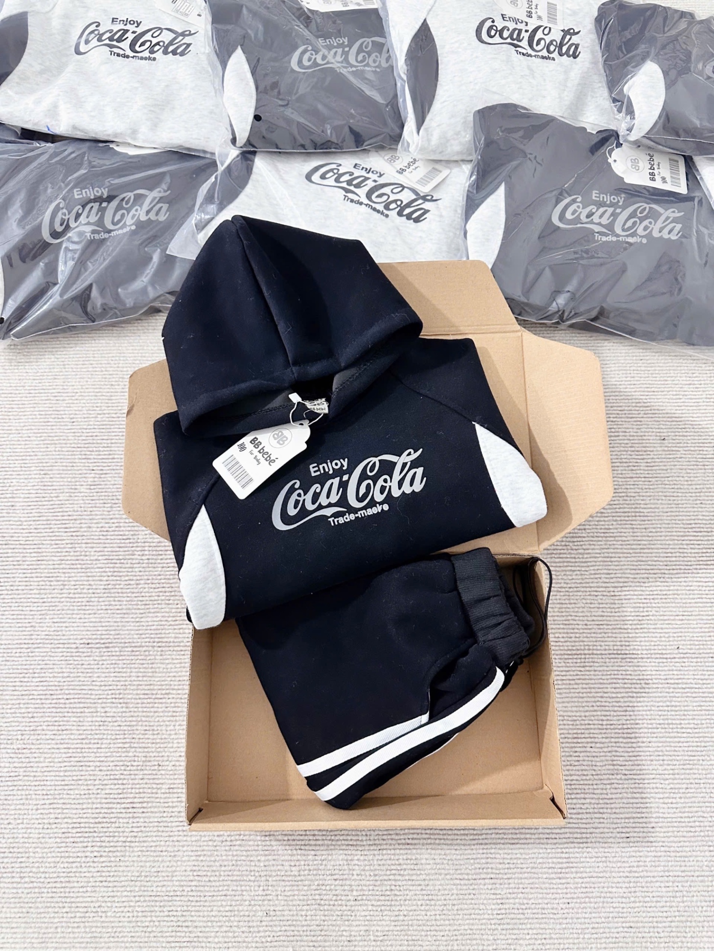 T334 - BỘ BÉ TRAI NỈ HOODIE MŨ CocaCola