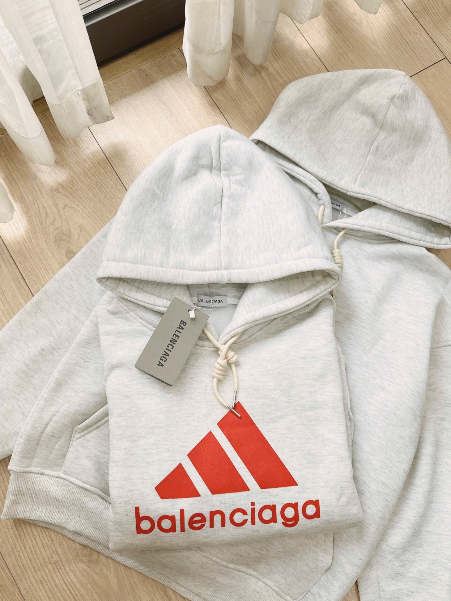 ANU707 - ÁO NỈ NỮ HOODIE MŨ DAS balenciaga