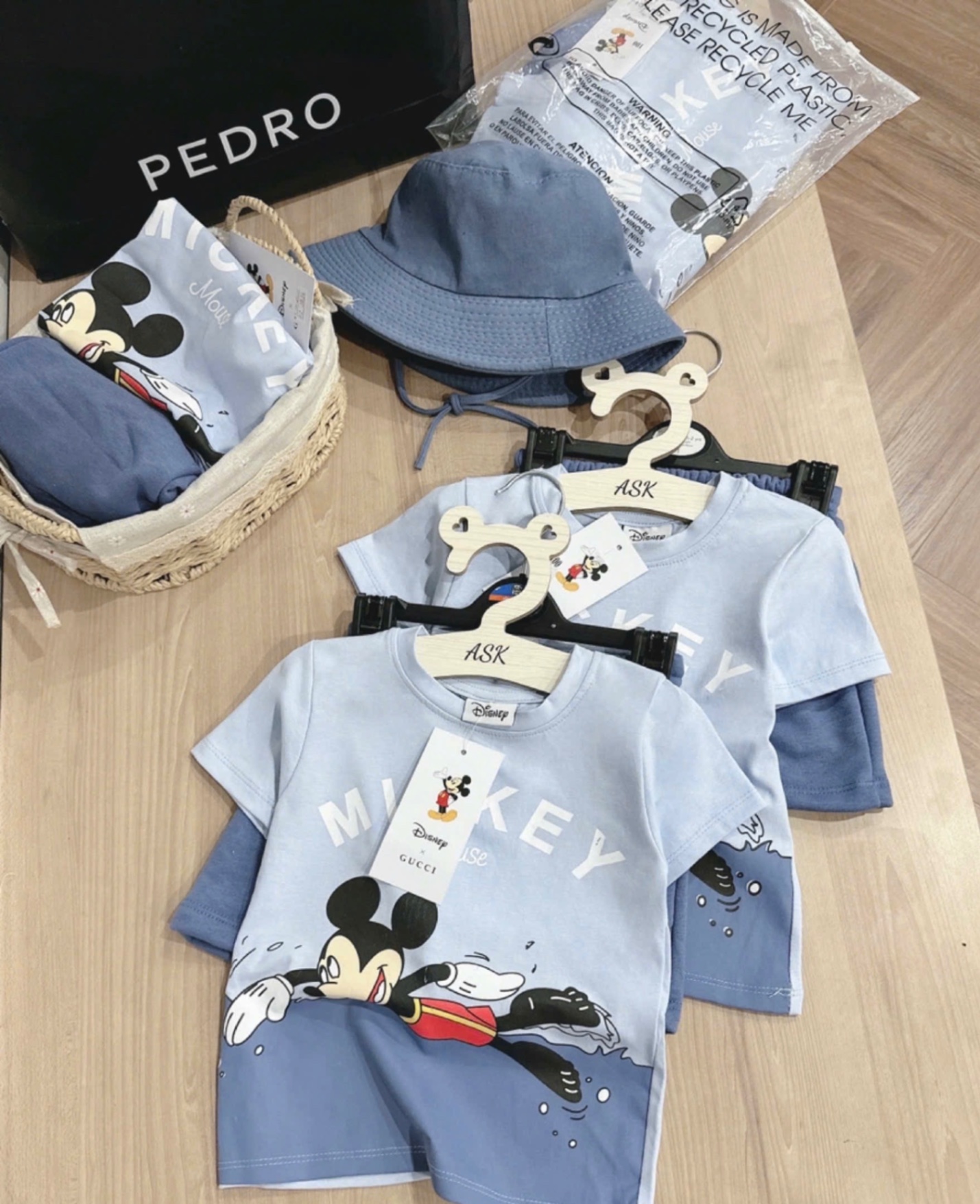 T350 - BỘ BÉ TRAI ÁO CỘC MICKEY XANH KÈM MŨ