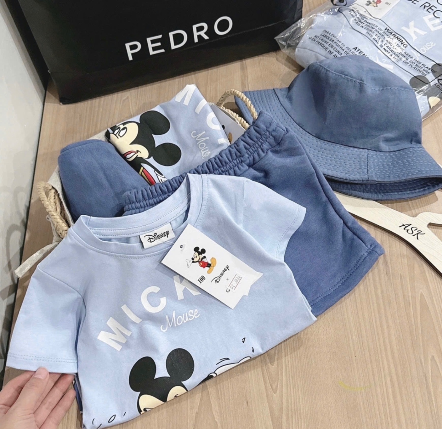 T350 - BỘ BÉ TRAI ÁO CỘC MICKEY XANH KÈM MŨ