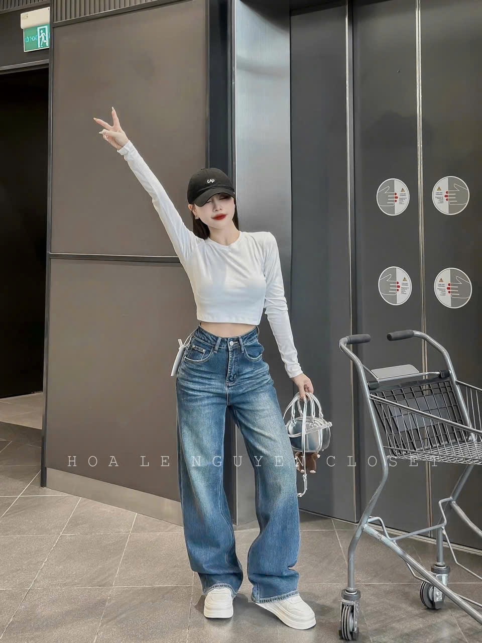 QNU543 - QUẦN JEANS SUÔNG XANH THÊU TÚI Y