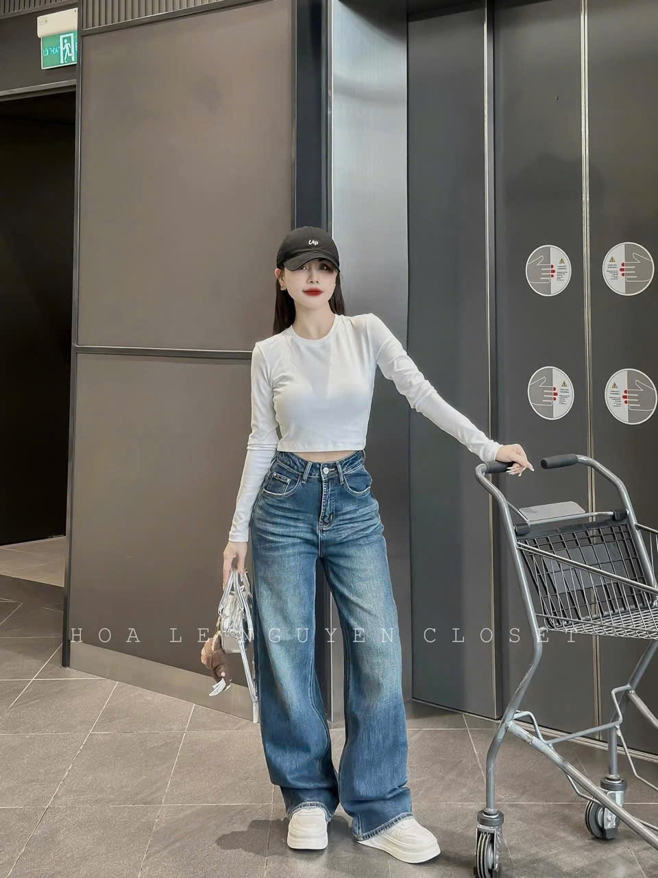 QNU543 - QUẦN JEANS SUÔNG XANH THÊU TÚI Y