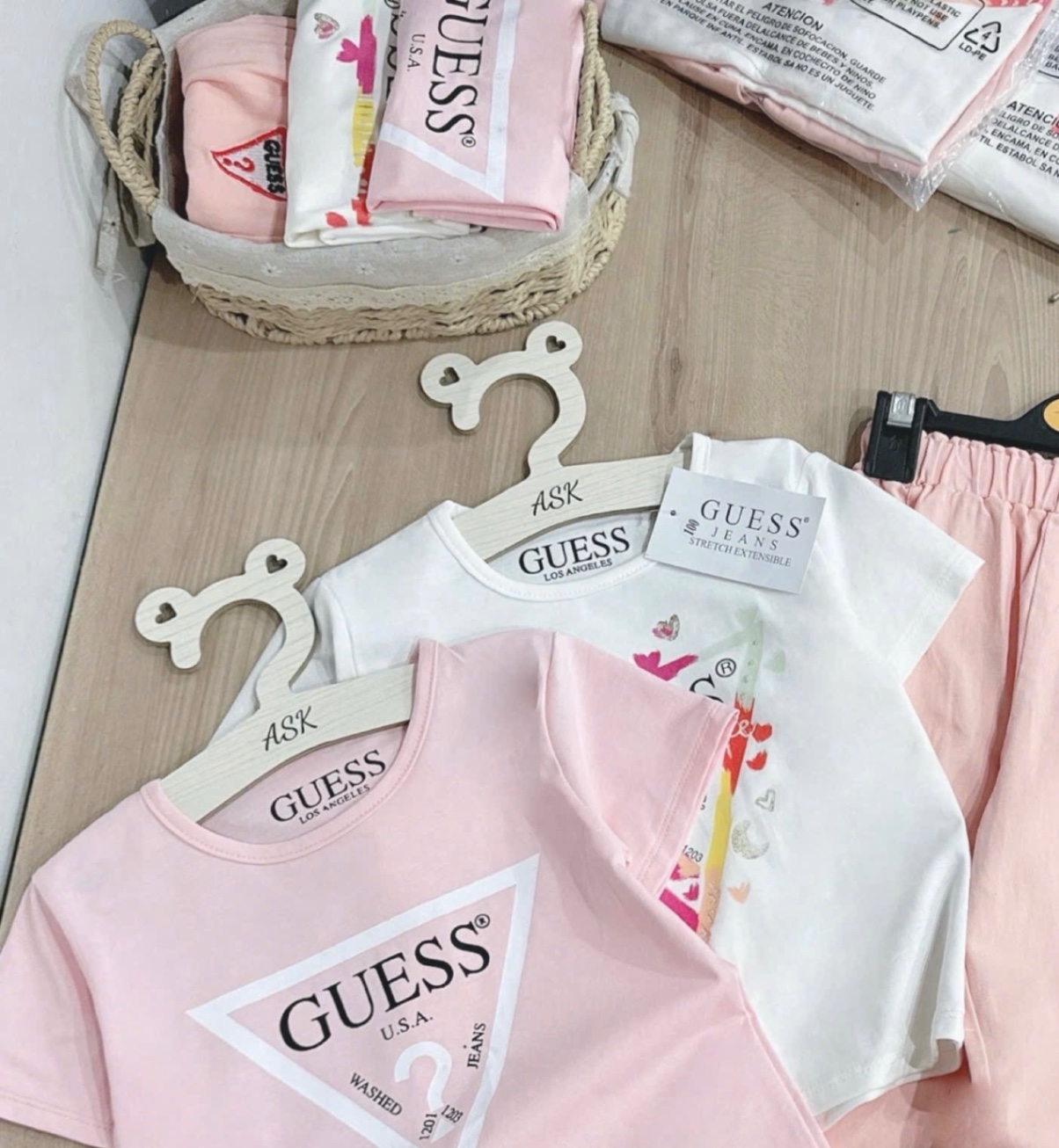 G396 - SET BÉ GÁI 3CT ÁO GUESS TRẮNG HỒNG QUẦN DÀI